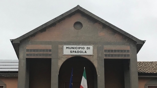 Spadola, la «forzatura» di Piromalli: il sindaco riapre i parrucchieri - SCARICA L’ORDINANZA