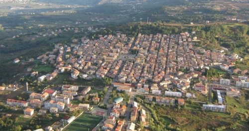 Scopre di avere la leucemia ma vive lontano da casa: parte la solidarietà per un 22enne nel Vibonese