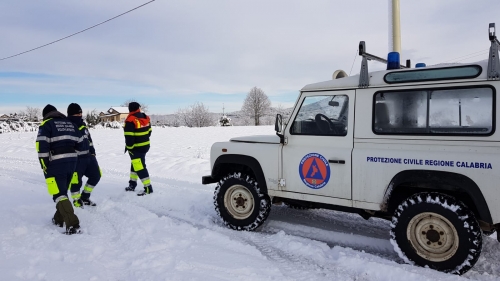 Neve, i volontari della Prociv di Mongiana al lavoro per monitorare la situazione