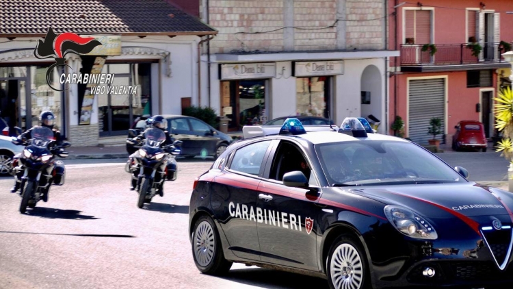 Estorsioni tra la Piana di Gioia Tauro e il Vibonese, sgominata una banda di 7 persone