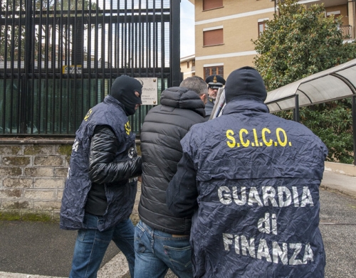 Operazione contro il clan Gallace: decine di arresti tra Calabria e Toscana