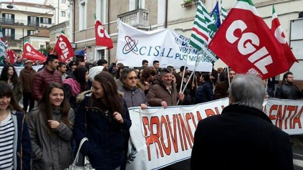 Provincia, si riaccende la protesta: lavoratori ancora in attesa di 4 mensilità