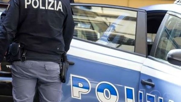 Prostituzione minorile, operazione della Squadra Mobile di Vibo: in manette anche un sacerdote