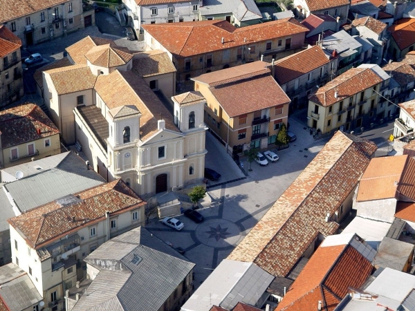 Una veduta aerea di Chiaravalle Centrale