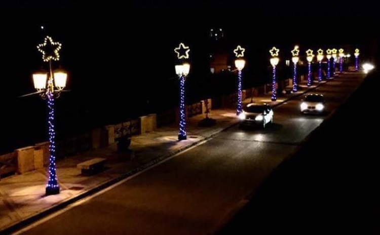 Serra si prepara al Natale, il Comune punta sulle luminarie installate lungo 4 km di vie cittadine