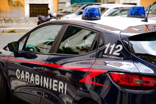 Rimane coinvolto in una lite dopo un incidente, denunciato per evasione dai domiciliari