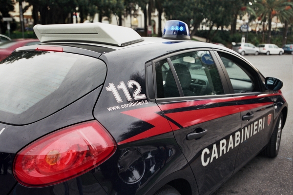 Minacce e percosse alla figlia minorenne, arrestato 64enne di Torre di Ruggiero