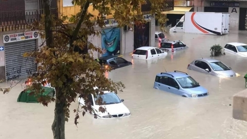 Maltempo a Crotone, in aiuto anche i vigili del fuoco vibonesi