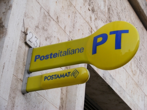 Dimezzati a Mongiana gli orari di apertura delle Poste, Angilletta: «Situazione paradossale»