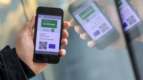 Firmato il decreto sul “Green pass”: dal 1° luglio ok a viaggi ed eventi pubblici