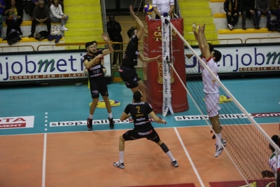 Volley, tris della Tonno Callipo. Reggio Emilia ko 3-1