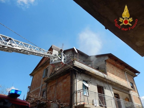 Incendio in un’abitazione a Mileto