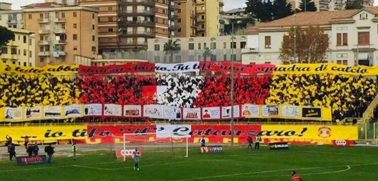 Serie C | Catanzaro vittorioso di misura sul Cosenza, il derby calabrese si tinge di giallorosso!