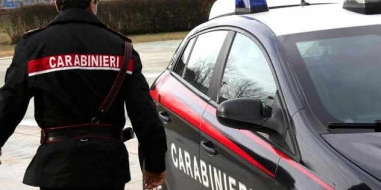 Distrugge l’abitazione dei genitori e li minaccia, arrestato un 37enne di Montepaone