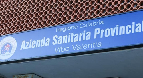 Dipendente di due negozi del Vibo Center positivo al Covid, i provvedimenti dell’Asp