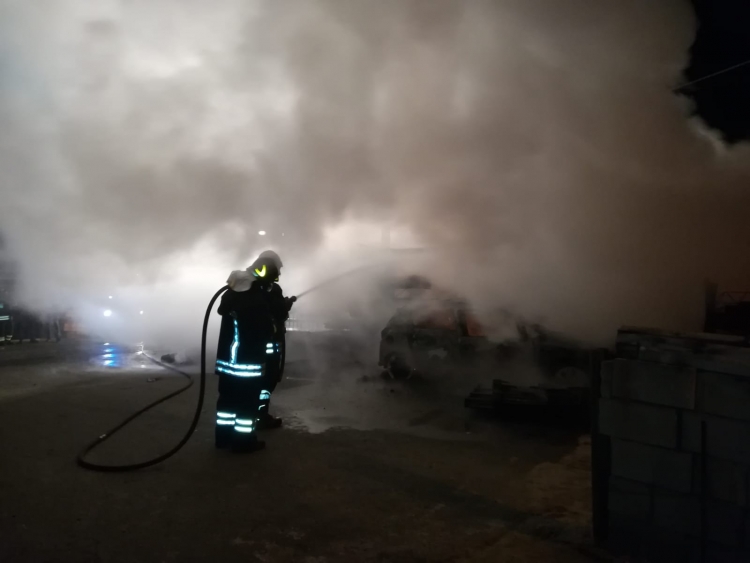 Auto in fiamme a Mongiana