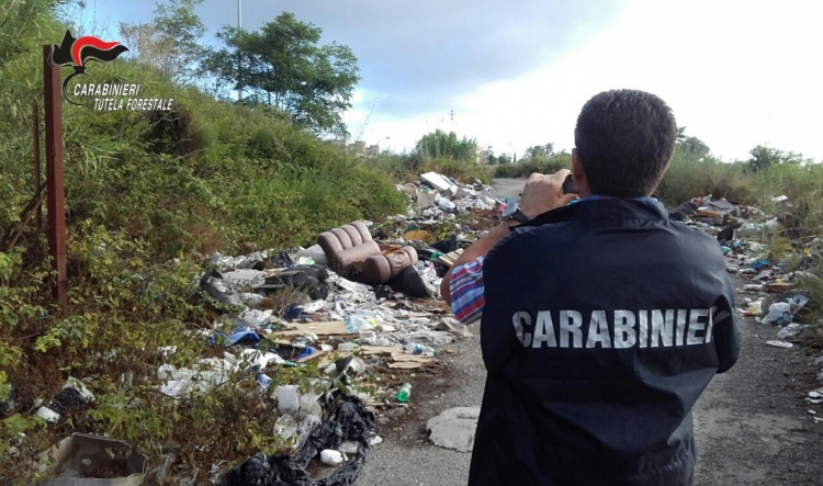 Serra, fototrappole contro l&#039;abbandono dei rifiuti: multe per 10 persone