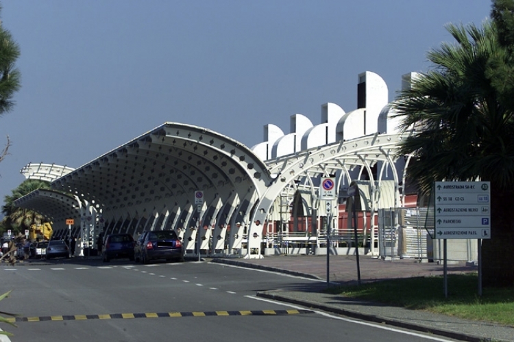 Coronavirus, controlli negli aeroporti: coinvolti anche gli infermieri del Cives Vibo