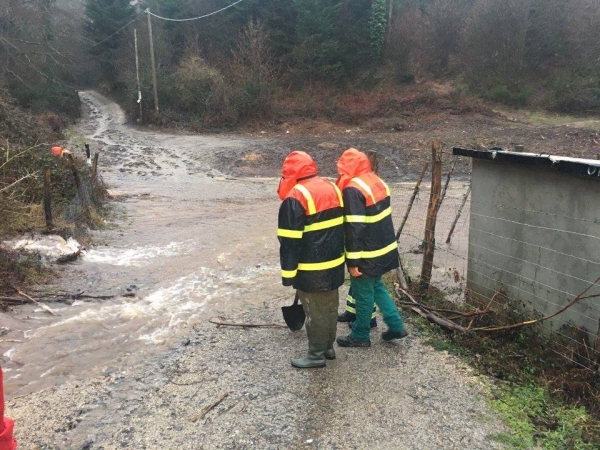 Serra, esonda un affluente del Garusi: chiuse altre due strade