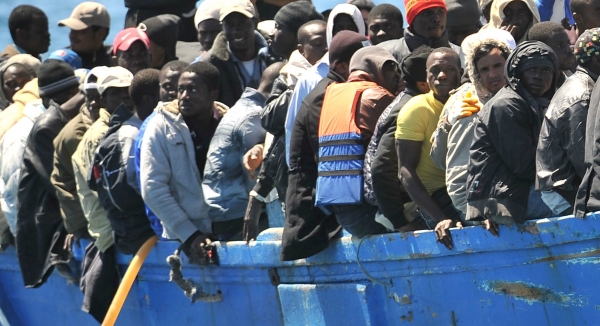 Sbarcati 342 migranti al porto di Vibo Marina