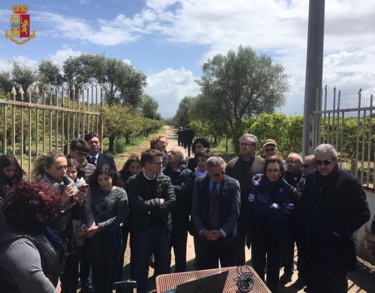 Tre anni dalla scomparsa di Maria Chindamo, il fratello: «Un muro di omertà»