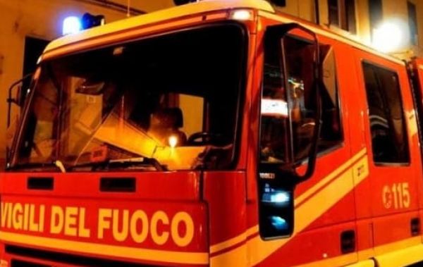 Dasà, appartamento in fiamme a causa di una sigaretta: muore un 73enne