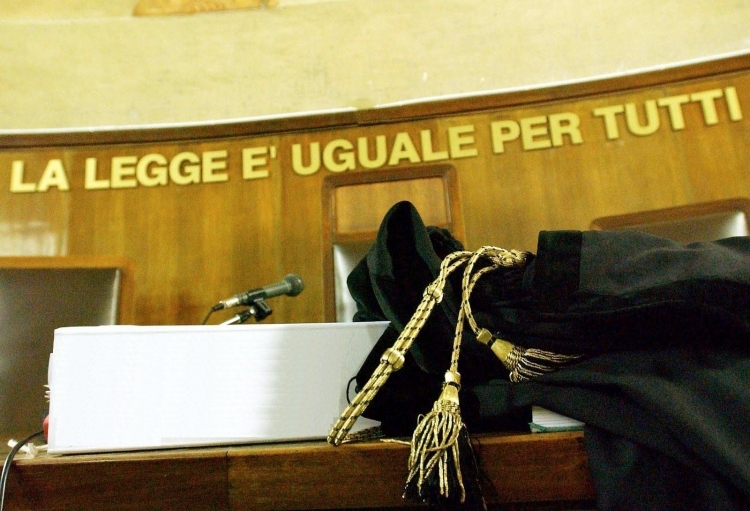 Corruzione, disposto il processo per un’imprenditrice vibonese