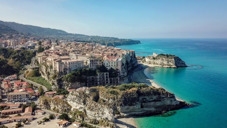 Covid, situazione preoccupante a Tropea: sono 43 i casi attivi