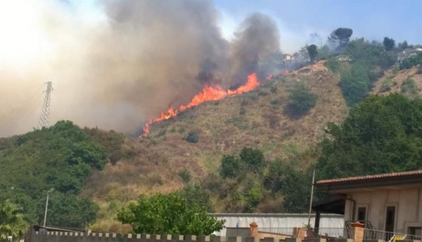 Emergenza incendi, effettuati più di 300 interventi in sei giorni