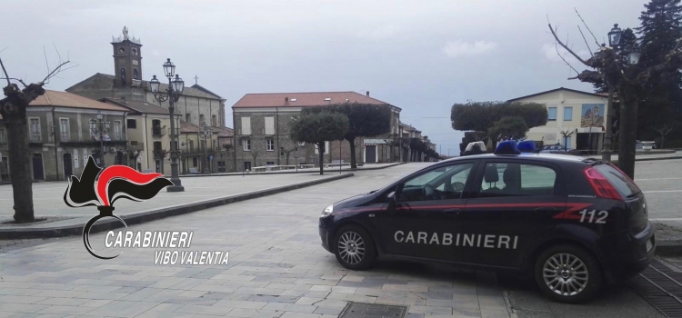 Filadelfia, sorpresa a entrare in casa di un uomo in isolamento domiciliare: 40enne segnalata all’Asp