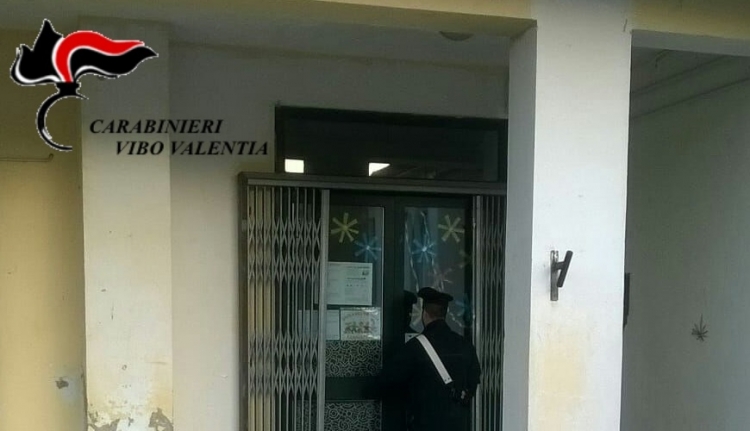 Cessaniti, trovato dai carabinieri con gli stessi vestiti utilizzati per un furto: deferito un 31enne