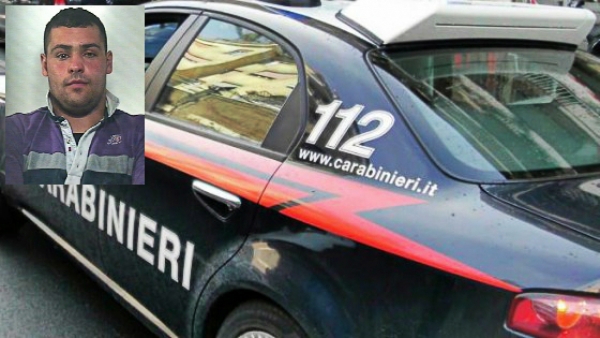 &#039;Vuoi uscire dal parcheggio? Dammi 100 euro!&#039;, 15enne preso a calci e pugni: un arresto