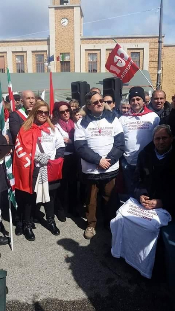 Vibo, al via la protesta dei dipendenti della Provincia: &#039;Dignità e lavoro&#039;