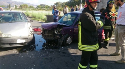 Statale 106, incidente nel Soveratese: 3 feriti