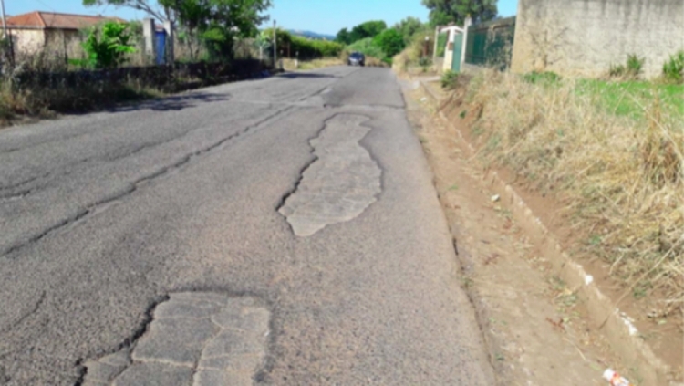 Il movimento di Pino Aprile sulla viabilità del Vibonese: «Più che strade abbiamo delle mulattiere»