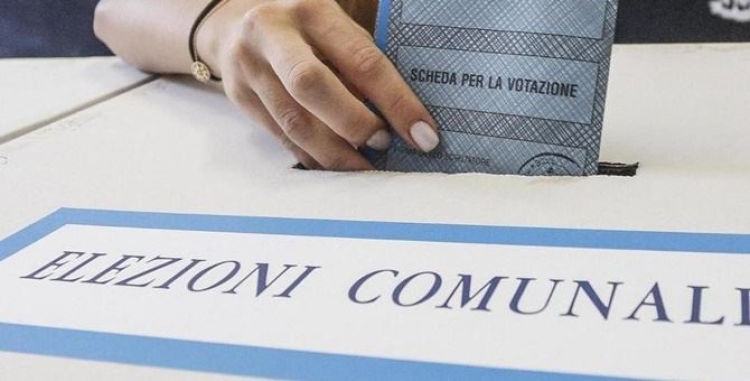 Serra verso le Comunali | Effettuato il sorteggio per il posizionamento delle liste sulla scheda elettorale