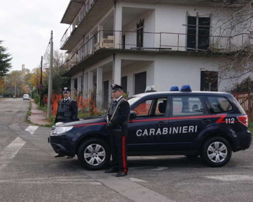 Picchiano due anziane per rapinarle, un arresto e una denuncia a Chiaravalle