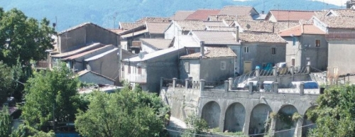 Fabrizia scende in piazza contro la chiusura della filiale BPER