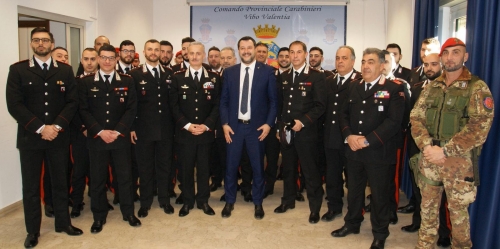 &quot;Rinascita-Scott&quot;, Salvini fa visita ai carabinieri di Vibo: «Hanno messo in carcere più di 300 delinquenti»