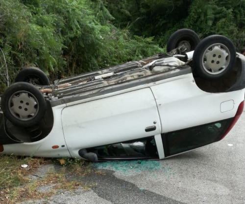 Incidenti stradali nel Vibonese, due auto si ribaltano a Capistrano e Gerocarne