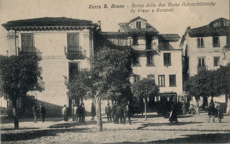 Piazza Mons. Pisani a Serra San Bruno