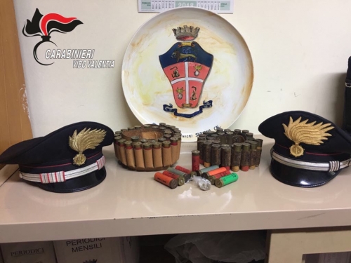 Controlli dei carabinieri a Soriano, trovato materiale pirotecnico rubato