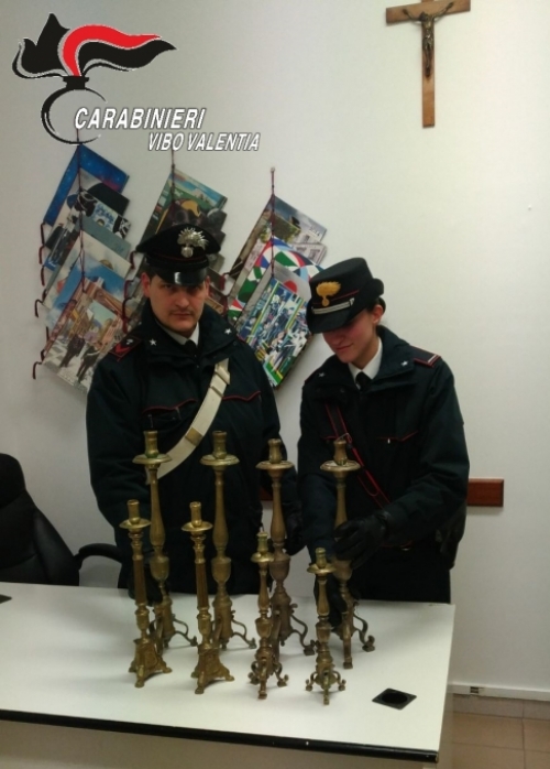 Controlli dei carabinieri, ritrovati a Pizzo i candelabri rubati dalla chiesa dell’Immacolata