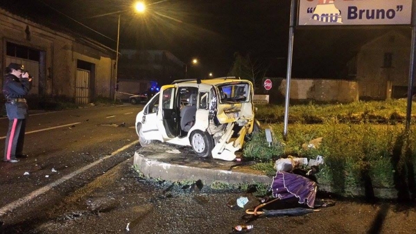 Serra, brutto incidente all&#039;altezza dell&#039;ospedale: feriti 4 giovani