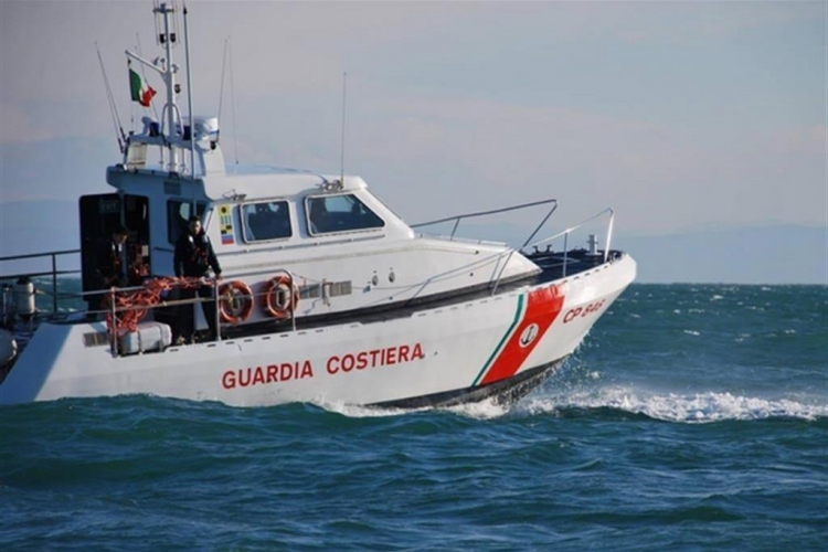 Cadavere recuperato in mare al largo della costa vibonese