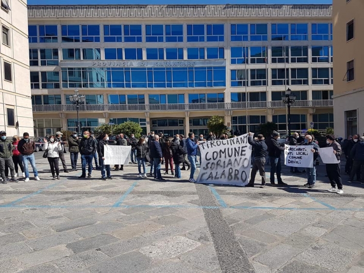 Protesta dei tirocinanti calabresi a Catanzaro e Roma: «Basta strumentalizzazioni dalla politica»