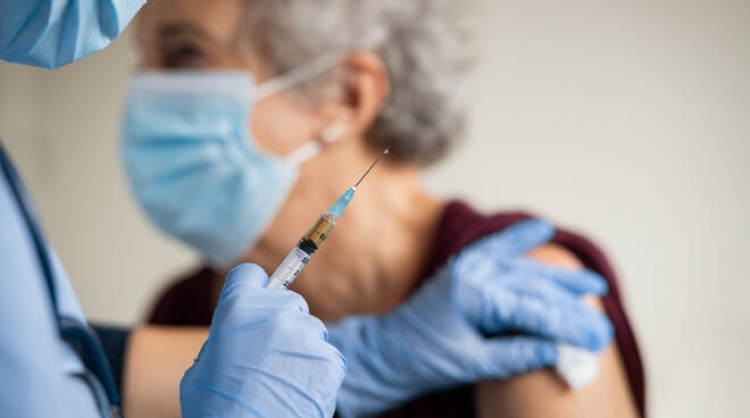 Vibo, prosegue la campagna vaccinale anti-Covid con la somministrazione agli over 80