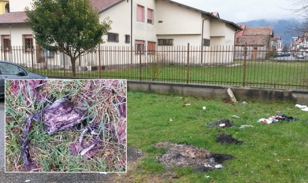 Serra, rifiuti bruciati davanti alla scuola materna. Fra la cenere anche mascherine sanitarie