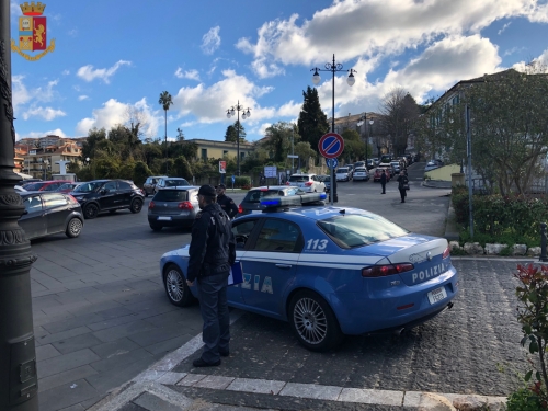 Vibo, ex poliziotto fermato con una mannaia da macellaio in auto