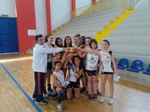 Volley, le ragazze del &#039;Larussa&#039; si aggiudicano il campionato provinciale studentesco